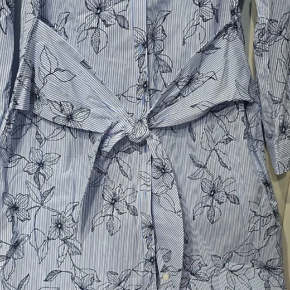 UNTUCKit Blue Floral Striped Shirt Dress - Picture 2 of 6